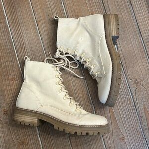 Universal Thread Cream Canvas Lace Up Combat Boot Size 9.5